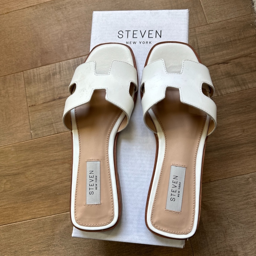 Steven by Steve Madden Haydn Leather slides WHITE Sandals Size 6 worn once w BOX